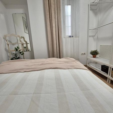 Hostfy Centro San Roman Sevilla Buitenkant foto